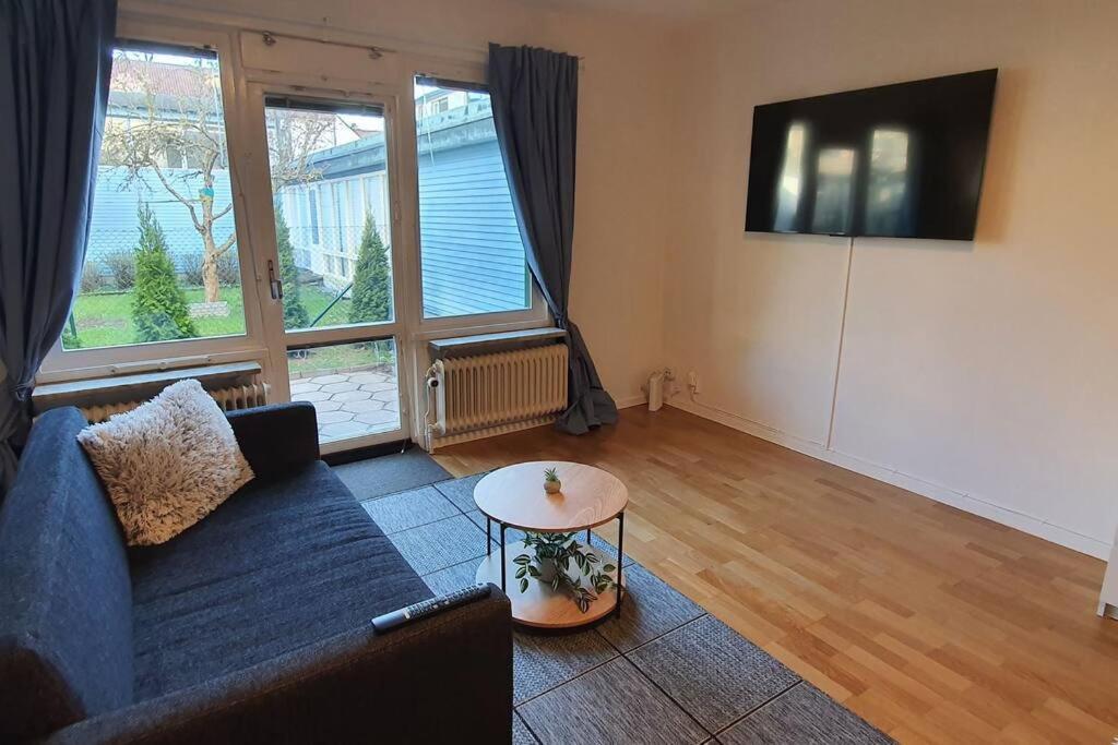 Apartment With Garden Near Metro! Estocolmo Exterior foto