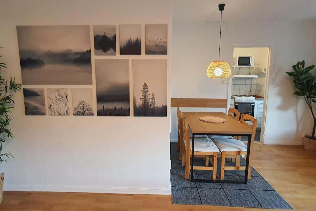 Apartment With Garden Near Metro! Estocolmo Exterior foto